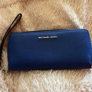 Michael Kors wallet / wristlet